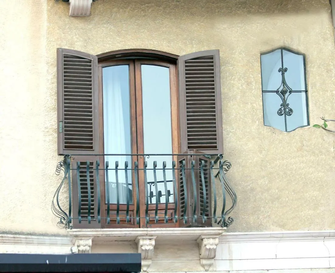 Casa Lungomare Villa Giardini Naxos Italy
